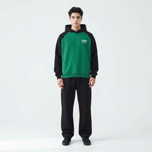 Sudadera con Capucha Verde para Hombre Hawk Eye, Manga Larga Negra, Corte Regular, Informal, 100% Algodón, para Invierno, con Bolsillos Laterales - Product Image 1