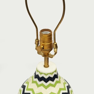 Lámpara de Escritorio de Diseño Art Deco Premium Hecha a Mano con Incrustaciones de Hueso para Hoteles y Resorts, Uso en Dormitorios, Compre Directamente de Fábrica a Precio de Mayoreo - Product Image 2