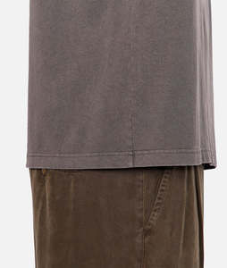 เสื้อยืดทรงบ็อกซี่โอเวอร์ไซส์ ตัดเย็บแบบครอป 100% ผ้าฝ้าย 240gsm เป็นมิตรต่อสิ่งแวดล้อม ระบายอากาศได้ดี เสื้อยืดเปล่าสำหรับขายส่ง ทรงไหล่ตก คอกลม - Product Image 4