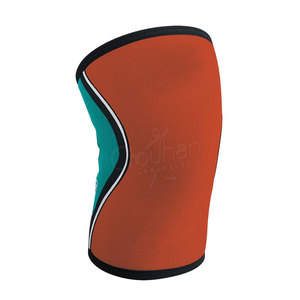 Rodillera ajustable diseñada para soporte, comodidad y compresión durante entrenamientos, deportes y movimiento diario. - Product Image 2