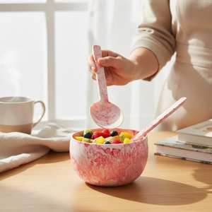 Bol de service en résine effet marbre avec ensemble de cuillères pour une présentation de table luxueuse offrant un aspect élégant et une durabilité accrue - Product Image 1