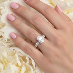 Bague de fiançailles AMBER JEWELS en moissanite taille brillant, argent 925 plaqué rhodium, sertissage à griffes, romantique, certifiée IGI, pour femme - Product Image 2