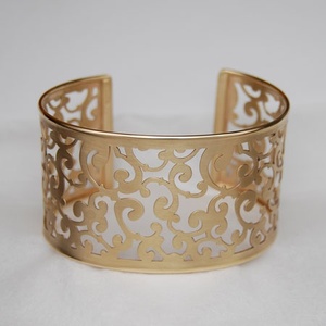Boutons de manchette et bracelets ethniques anciens en laiton et en cuivre faits à la main, accessoires de mode en cristal - Product Image 1