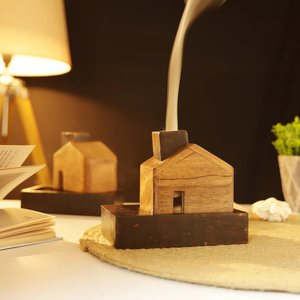 Brûleur d'encens artisanal en bois, forme maison, moderne et unique, diffuseur aromatique, utilisation toute saison, artisanat Orion - Product Image 2