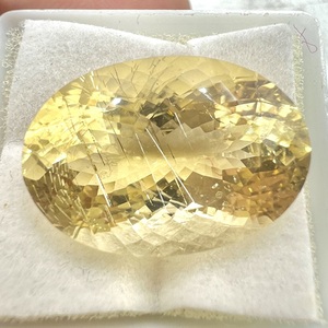 พลอยเฮลิโอดอร์รูไทล์ธรรมชาติ รูปไข่ ขนาด 20x15x11 มม. น้ำหนัก 19.10 กะรัต สีเหลือง ของ INDIA GEMS พร้อมใบรับรองจากผู้เชี่ยวชาญสำหรับเครื่องประดับ - Product Image 2