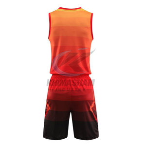 Uniforme de basket-ball personnalisé en polyester avec tissu respirant, impression de numéro, nom et logo personnalisés, adapté aux clubs sportifs d'équipe - Product Image 2