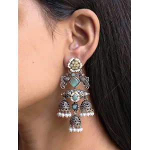 Pendientes Étnicos Oxidados en Verde Menta - Jhumka Tradicional India con Perlas - Joyería Retro para Fiestas para Mujer - Product Image 2