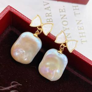 Boucles d'oreilles pendantes en perles d'eau douce baroques, rectangulaires, style haut de gamme aristocratique - Product Image 5