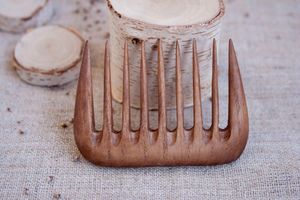 Peigne à cheveux portable en bois miniature, artisanal en bambou naturel - Product Image 5