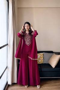 Ensemble Palazzo de Luxe pour Femme, Création de Designer, en Soie Vichitra avec Broderie Zari, comprenant Haut, Palazzo et Dupatta à Double Drapage, Prêt pour la Plage - Product Image 3