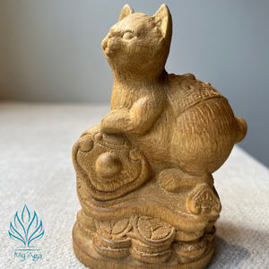 Statue du Zodiaque Asiatique en Bois d'Agar, Sculpture de Chat Faite à la Main, Forme Compacte, Design Feng Shui, Ornement de Salon, Vente en Gros - Product Image 2