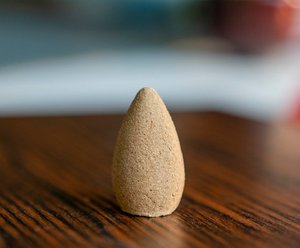 ORGANIC ALOESWOOD BACKFLOW <b>INCENSE</b> <b>CONES</b> FOR HOME DECOR - Product Image 4
