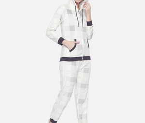 Conjunto de Sudadera con Capucha y Pantalones Negros para Mujer, Corte Holgado Informal, Manga Larga, Color Sólido, Chándal con Bolsillos Laterales, Invierno, 100% Orgánico - Product Image 4