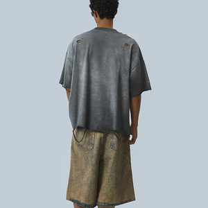 Camiseta Oversize Distressed de Estilo Urbano Personalizada para Hombre, con Estampado DTG, Lavado Ácido, Algodón, Diseño Gráfico - Product Image 2
