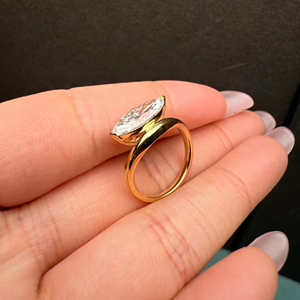 Anillo de Compromiso Original Iced Jewelz, Modelo Marquise, con Moissanita de 2 Quilates, Oro Amarillo de 14k, Engaste de Garras, Certificado IGI, Superventas - Product Image 2