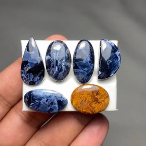 พลอยพีเทอร์ไซต์สีน้ำเงินทองทรงหลังเบี้ย ชิ้นส่วนหลากหลายแบบสำหรับคุณในการเลือกสรรเครื่องประดับที่สมบูรณ์แบบ พลอยเม็ดเดี่ยวคุณภาพสูง - Product Image 3