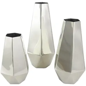 แจกันดอกไม้โลหะดีไซน์เนอร์สำหรับโครงการอสังหาริมทรัพย์หรูหรา แจกันดอกไม้เหล็กสีดำพรีเมียมสำหรับแจกันดอกไม้สไตล์โมเดิร์นมินิมอล - Product Image 5