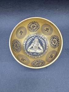 Bol chantant de guérison sonore en métal artisanal avec mallette et coussin, idéal pour la méditation, la pleine conscience et le nettoyage des chakras, en gros - Product Image 5