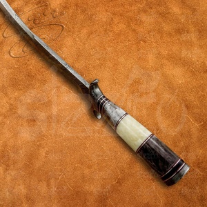 Cuchillo Bowie de Caza OEM Personalizado Hecho a Mano de Acero de Damasco SIZZCO con Mango de Hueso de Camello, Hoja Fija de Supervivencia, Funda de Cuero, 3 Años de Garantía - Product Image 4