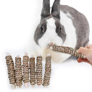 Nuevos juguetes masticables de bambú natural para conejos, premios de hierba marina tejida para animales pequeños, precio mayorista desde Vietnam - Product Image 1