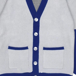 Cardigan en acrylique doux brodé du logo de la sororité ZPB, idéal pour les fraternités universitaires, les collèges et les écoles – Fabrication OEM/ODM - Product Image 2
