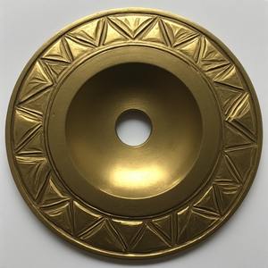 Placa Trasera de Latón Antigua Acabada a Mano, Diseñada para Interiores de Estilo Histórico con Estructura Duradera y Detalles Decorativos - Product Image 3