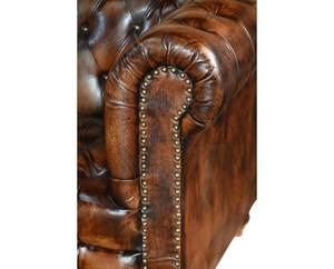 Sofá de Tres Plazas de Cuero Buff de Alta Demanda, Modelo Chesterfield, Tapizado en Cuero Buff Genuino a Precio de Exportación - Product Image 5
