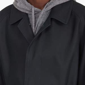 Abrigo tipo gabardina cómodo estilo blazer, largo regular, tejido, ecológico, impermeable, para hombre, para otoño. - Product Image 6