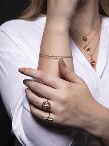 กำไลข้อมือเพชรเพาะเลี้ยงแบบสองสายรูปทรงสี่เหลี่ยมประดับเพชรแบบปาเว่ เครื่องประดับชั้นดีสำหรับผู้หญิง - Product Image 2