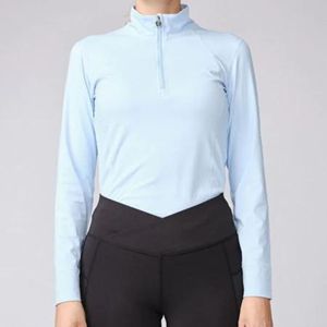 Chemise de compétition équestre de haute qualité, extensible dans 4 directions, en tissu technique doux au toucher, idéale pour la compétition et les spectacles. - Product Image 5