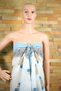 Pareo de algodón indio hecho a mano con estampado a mano, suave y ligero, ideal para la playa en verano. - Product Image 5
