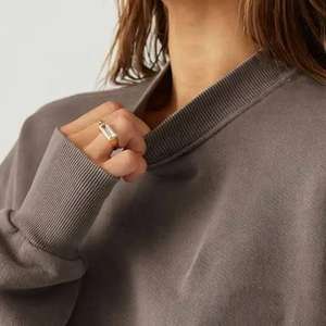 Sweat-shirts à col rond pour femmes, personnalisés avec broderie OEM, unisexes, 100% coton, streetwear, vêtements brodés sur mesure, sweat à capuche pour femmes - Product Image 4