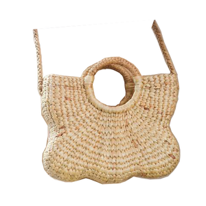 Sac de plage artisanal en jacinthe d'eau avec pompon floral – Sac à main en paille abordable pour femme – Articles de vacances d'été – Fournisseurs du Vietnam - Product Image 6