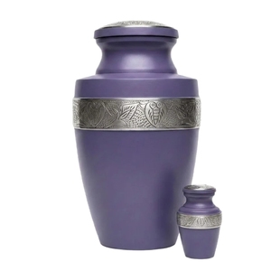 โกศบรรจุอัฐิโลหะสีทองพรีเมียม – โกศงานศพทำมือสำหรับบรรจุอัฐิผู้ใหญ่ พร้อมขอบลายดอกไม้สีเงินวินเทจ และโกศขนาดเล็ก - Product Image 5