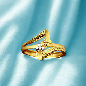 แหวนทองลายดอกไม้สองสี |   ดีไซน์สายรัดแบบมีร่องสำหรับผู้หญิง |   ทองคำแท้สีเหลือง น้ำหนัก 2.280 กรัม ดีไซน์ทันสมัย - Product Image 2