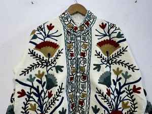 Veste réversible en coton matelassé Kantha à imprimé floral indien pour femmes, respirante et écologique, pour l'automne et l'hiver - Product Image 3