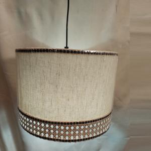 Elegante Lámpara Colgante de Tela de Lino con Adorno Decorativo de Mimbre, Pantalla Cilíndrica Clásica para Sala de Estar - Product Image 2