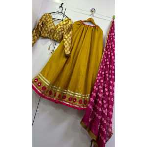 Lehenga Choli de Diseñador Especial para Navratri para Mujer con Bordado de Hilo y Espejo Real - Product Image 6