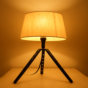 Lámpara de escritorio decorativa escandinava de metal y lino, lámpara creativa de trípode, luz blanca cálida, cuida la vista, minimalista, para sala de estar, E27 - Product Image 3