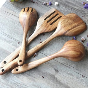 Cuillère de service en bois écologique faite à la main, ustensile à salade naturel ajouré pour la cuisine - Product Image 2