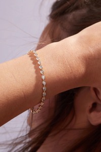 สร้อยข้อมือเพชรทรงลูกแพร์ 4.3 กะรัต เพาะเลี้ยงในห้องปฏิบัติการ_ ตัวเรือนทองคำขาว 14k แบบฝังขอบ - Product Image 4