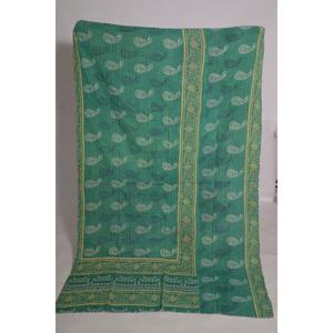 Couverture Kantha indienne vintage faite à la main, imprimée de motifs floraux, en coton, écologique, style bohème, réversible - Product Image 1