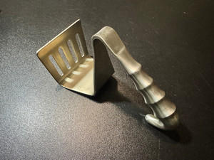 Retractor Escapular Davidson, Longitud de la Hoja 28 cm, Ancho de la Hoja 3 pulgadas x 3-1/2 pulgadas (7.6 cm x 8.9 cm) ZETOMEDPRO - Product Image 6