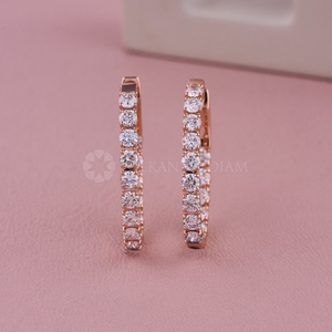 Boucles d'oreilles en diamant rond de qualité supérieure, cultivées en laboratoire, en or rose, pour femmes, provenant d'un fournisseur et fabricant indien. - Product Image 4