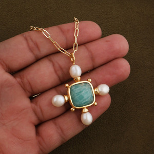 Collier pendentif en amazonite plaqué or - Collier ajustable avec croix en perle d'eau douce, bijoux pour elle - Product Image 1