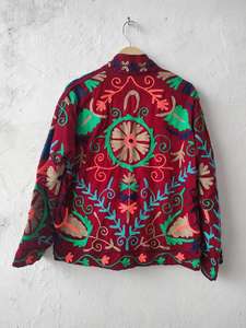 Veste bomber en velours pour femme avec broderie florale, tendance, unique, fabriquée à la main en Inde, réversible, écologique, courte, pour l'hiver - Product Image 6
