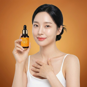 เซรั่มวิตามินซีเพื่อผิวกระจ่างใส ลดเลือนจุดด่างดำ ปรับสีผิวให้สม่ำเสมอ ด้วยกรดเฟอรูลิก กรดไฮยาลูรอนิก และ MSM รับผลิตแบบ OEM ODM - Product Image 1