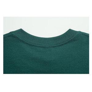 Camiseta Oversize de Verano Verde Bosque en Jersey Liso |   Camiseta Urbana de Algodón Premium |   Camiseta Minimalista Unisex - Product Image 5