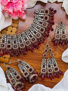 Collar choker tribal afgano Kuchi hecho a mano, chapado en oro, con piedras de rubí rosa, detalles de esmeralda y perlas blancas. - Product Image 2