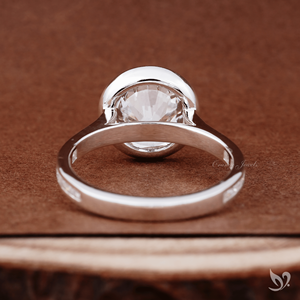 Bague de fiançailles en diamant de laboratoire taille ronde 3,00 ct, sertie d'une monture audacieuse, certifiée IGI, alliance de luxe en diamant. - Product Image 3